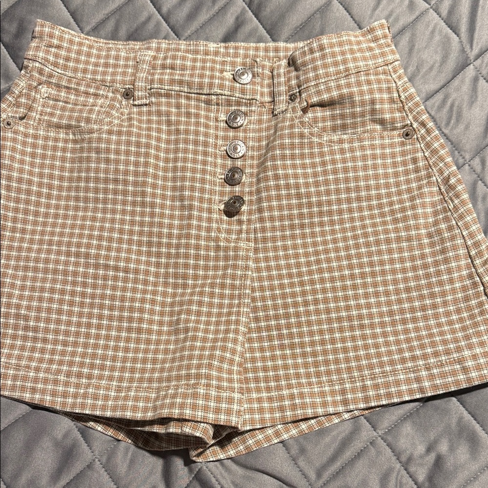 American Eagle’s Plaid Tan Women's Skort in size 2.